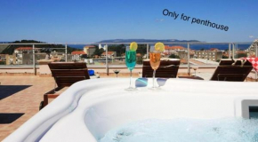 Отель Apartments Obitelj Vuletić  Макарска 